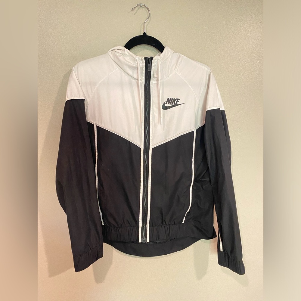 Women’s Nike Windbreaker